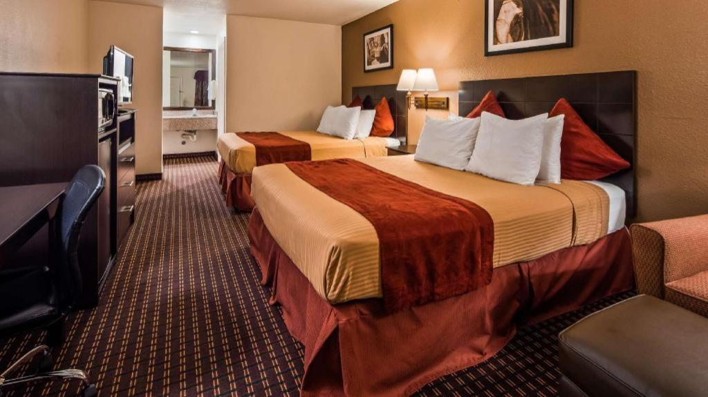 Best Western Johnson City Inn Bagian luar foto