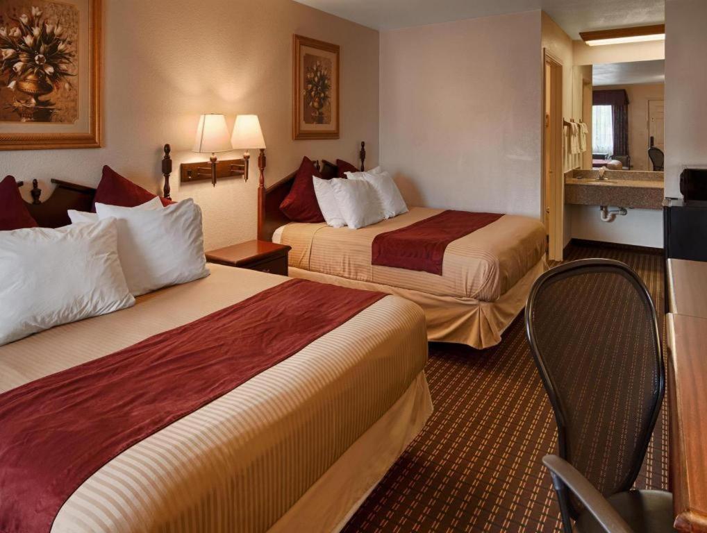 Best Western Johnson City Inn Bagian luar foto